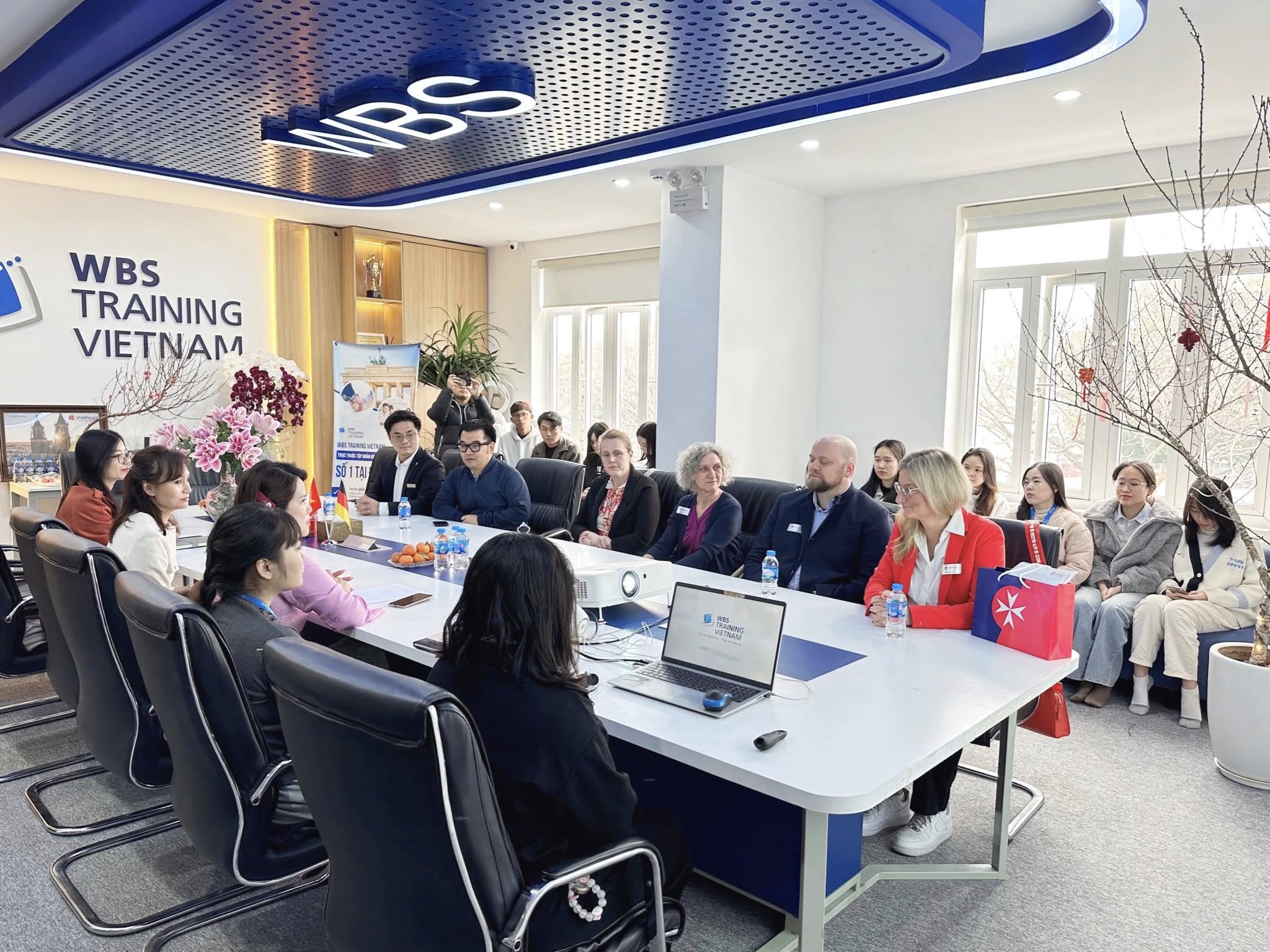 Học viên WBS giao lưu cùng Viện điều dưỡng Johanniter & 4Win Recruiting