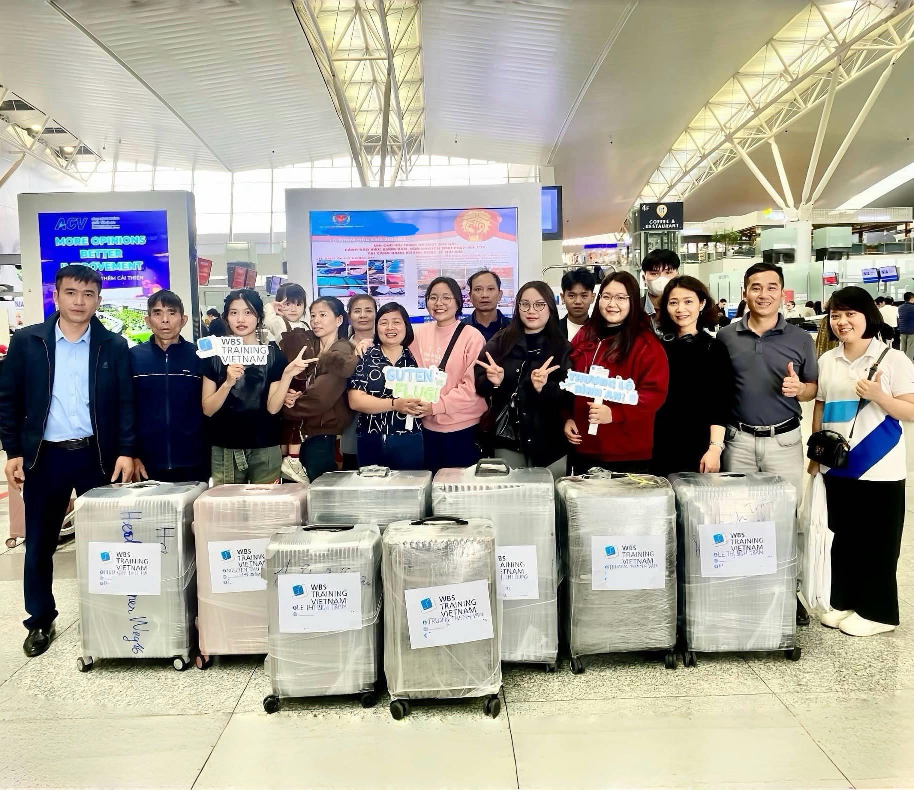 học viên của WBS Training Vietnam